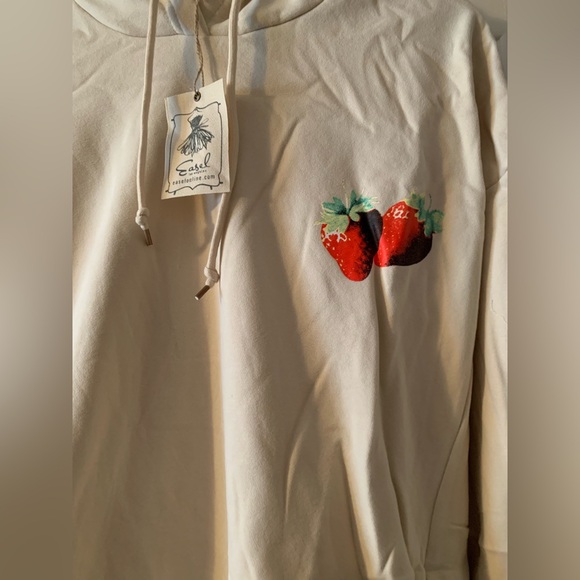 NWT Easel S Sunshine in My Soul Hoodie in Beige Sweatshirt Strawberry 🍓 Pullover - Picture 7 of 9
